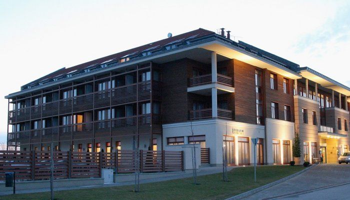 Aquarell Hotel, Cegl&eacute;d