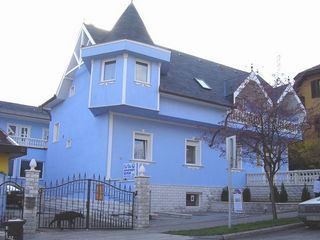 Blue Villa Apartments, H&eacute;v&iacute;z