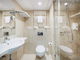 Standard- és superior kétágyas szoba fürdőszoba