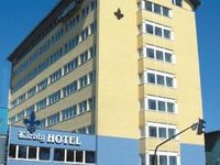 Clicci qui per guardare piú foto su Hotel Károly