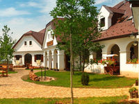 Click here for more images about Gastland M1 Hotel.