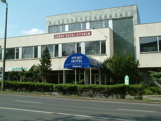 Sport Hotel, Tatabánya